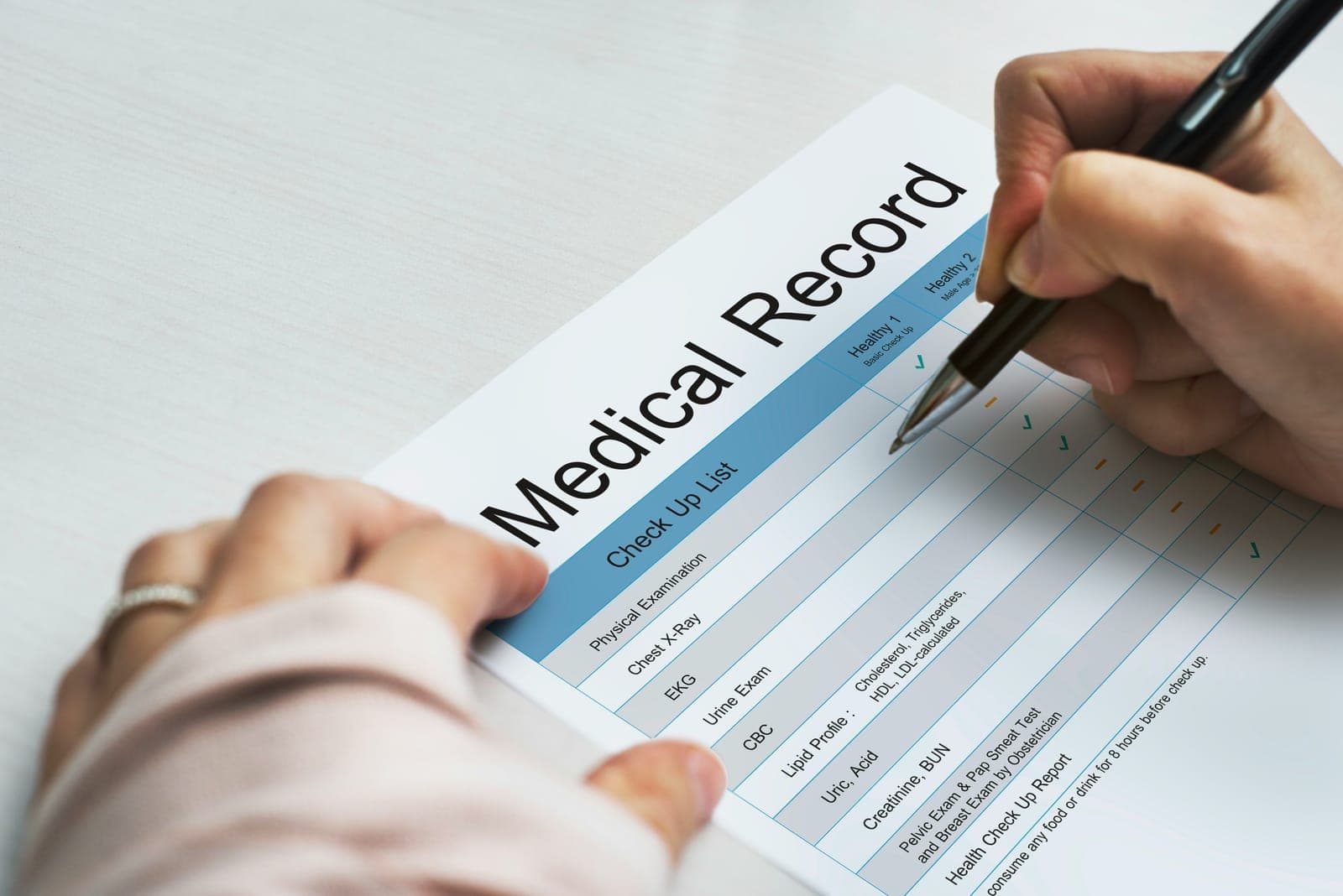 Medical Record Review for Insurance Companies and Insurance Defense